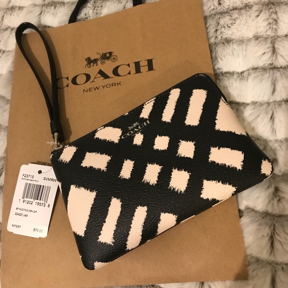 Coach Handbags - New Coach Wristlet Clutch Bag